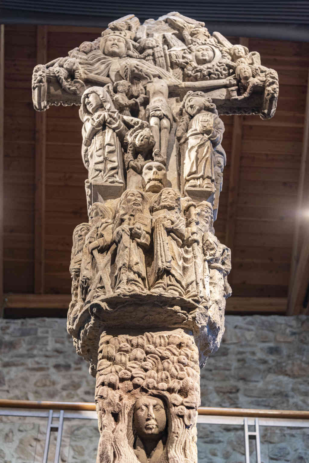 Vizcaya - Durango 40 - museo Kurutzesantu - Cruz de Kurutziaga.jpg